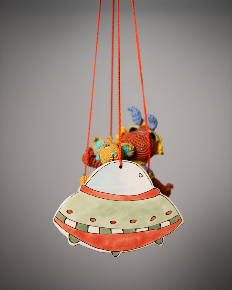 flying saucer planter Porcelain flying saucer planter – l'empreinte coopérative