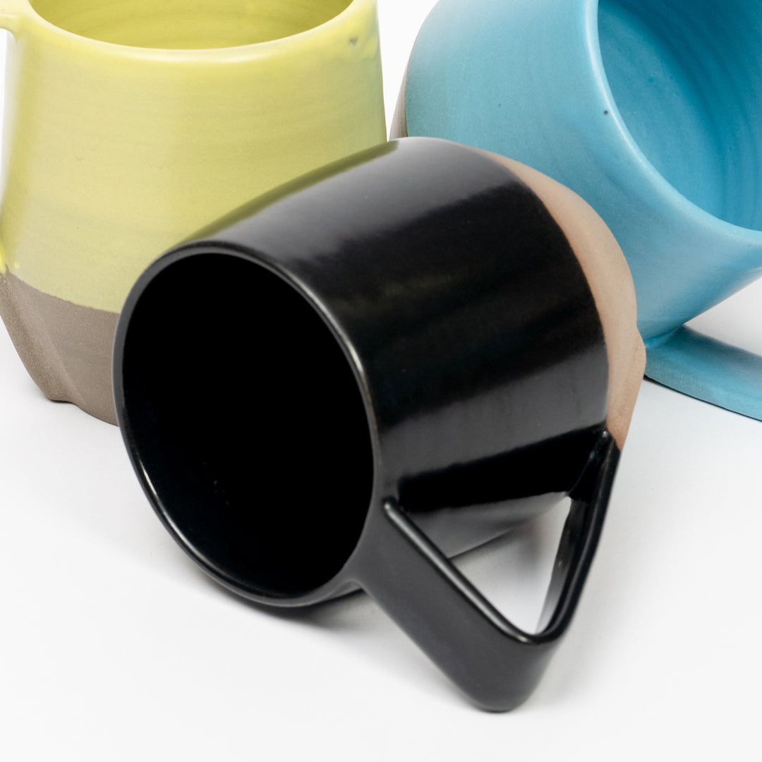 Large ceramic Mogue mug handmade in Montreal – l'empreinte coopérative