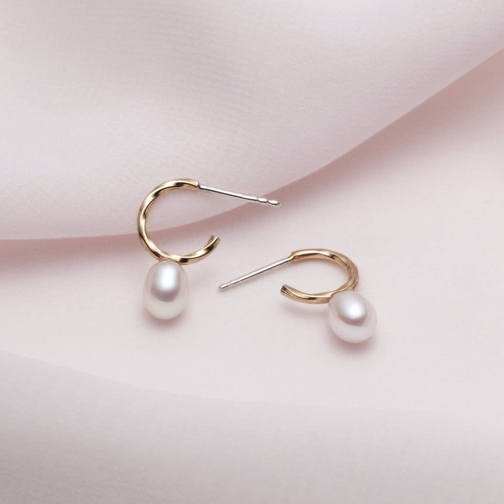 Small creole earrings with pearls - Main Image